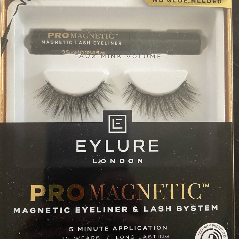 False Eyelash Bundle - Picture 3 of 8